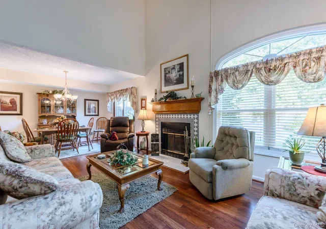Photo 3 of Single family home for sale at 1 Cottonwood Cir, Saugerties, NY 12477 | MLS# 1058796 | Listing updated on 2026-10-09