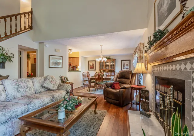 Photo 4 of Single family home for sale at 1 Cottonwood Cir, Saugerties, NY 12477 | MLS# 1058796 | Listing updated on 2026-10-09