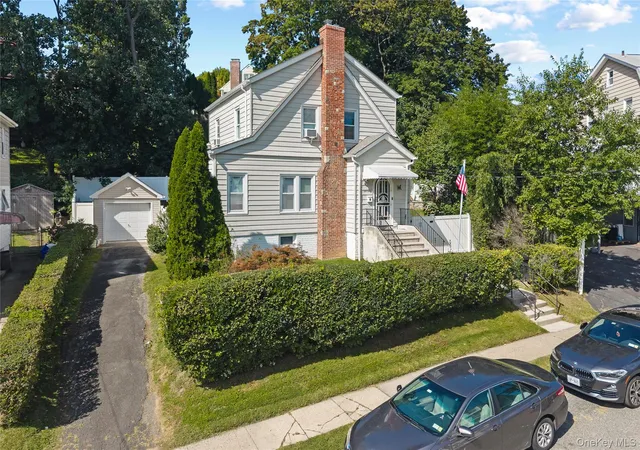 Photo 2 of Single family home for sale at 51 Sunrise Ter, Yonkers, NY 10703 | MLS# 1058799 | Listing updated on 2026-10-06