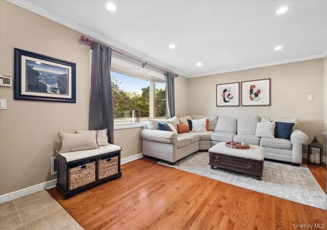 Photo 4 of Single family home for sale at 24 Dogwood Dr, Scarsdale, NY 10583 | MLS# 1058831 | Listing updated on 2026-10-09