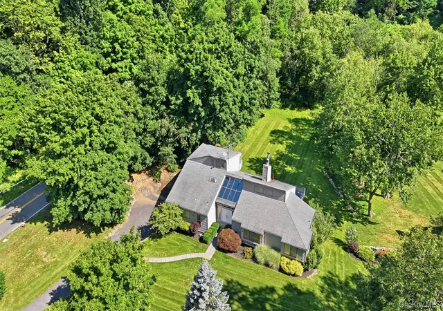 Photo 2 of Single family home for sale at 1 Kings Grant Way, Briarcliff Manor, NY 10510 | MLS# 1058853 | Listing updated on 2026-10-08