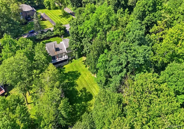 Photo 3 of Single family home for sale at 1 Kings Grant Way, Briarcliff Manor, NY 10510 | MLS# 1058853 | Listing updated on 2026-10-08