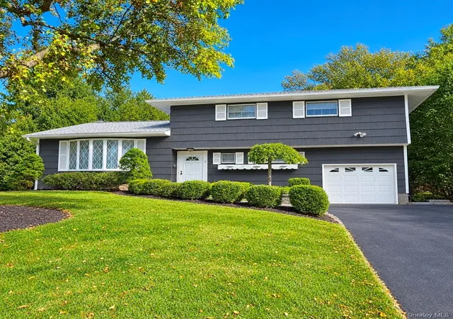 Photo 1 of Single family home for sale at 34 Radcliff Dr, Clarkstown, NY 10956 | MLS# 1058857 | Listing updated on 2026-10-10