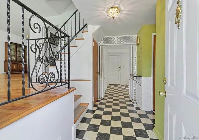 Photo 4 of Single family home for sale at 34 Radcliff Dr, Clarkstown, NY 10956 | MLS# 1058857 | Listing updated on 2026-10-10