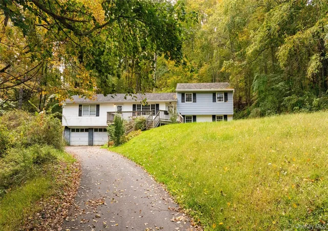 Photo 1 of Single family home for sale at 11 Stanley Dr, Pawling, NY 12564 | MLS# 1058860 | Listing updated on 2026-10-08