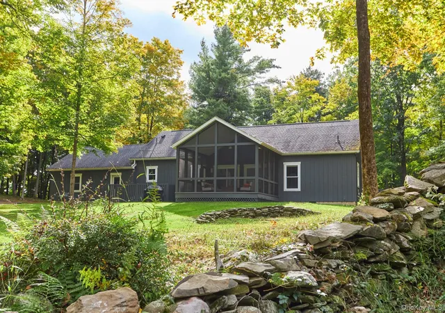 Photo 2 of Single family home for sale at 10 Old Primrose Hl, Rhinebeck, NY 12572 | MLS# 1058881 | Listing updated on 2026-10-09