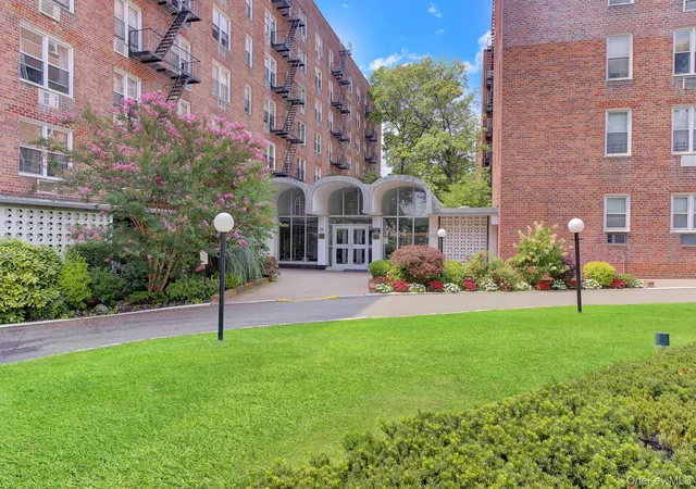 Photo 2 of House for sale at 54-40 Little Neck Pkwy #6M, New York, NY 11362 | MLS# 1058910 | Listing updated on 2026-10-07