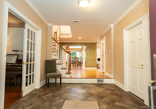 Photo 2 of Single family home for sale at 442 Wolf Hl Rd, Huntington, NY 11746 | MLS# 1058916 | Listing updated on 2026-10-08