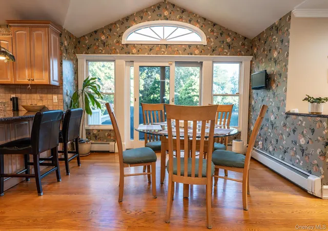 Photo 4 of Single family home for sale at 442 Wolf Hl Rd, Huntington, NY 11746 | MLS# 1058916 | Listing updated on 2026-10-08
