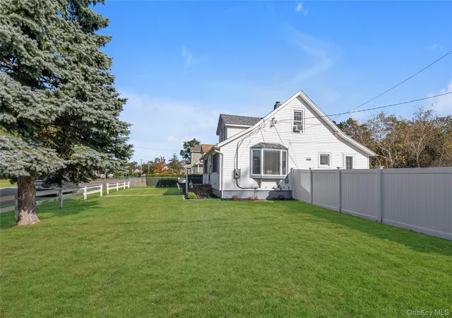 Photo 1 of Single family home for sale at 85 Ferndale Blvd, Islip, NY 11751 | MLS# 1058921 | Listing updated on 2026-10-28