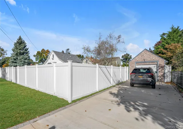 Photo 2 of Single family home for sale at 85 Ferndale Blvd, Islip, NY 11751 | MLS# 1058921 | Listing updated on 2026-10-28