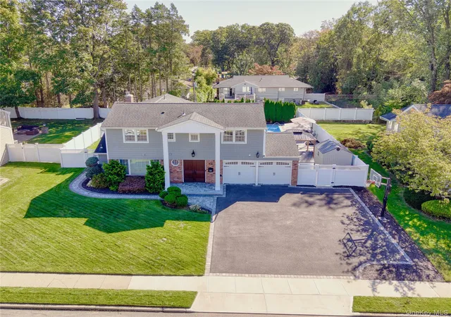Single family home for sale at 29 Voorhis Dr, Oyster Bay, NY 11804 | MLS# 1058927