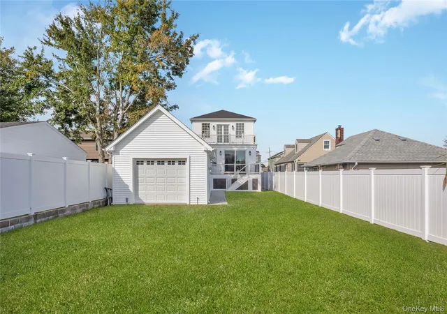 Photo 3 of Single family home for sale at 11 Riverdale Ave, Oyster Bay, NY 11758 | MLS# 1058946 | Listing updated on 2026-10-07