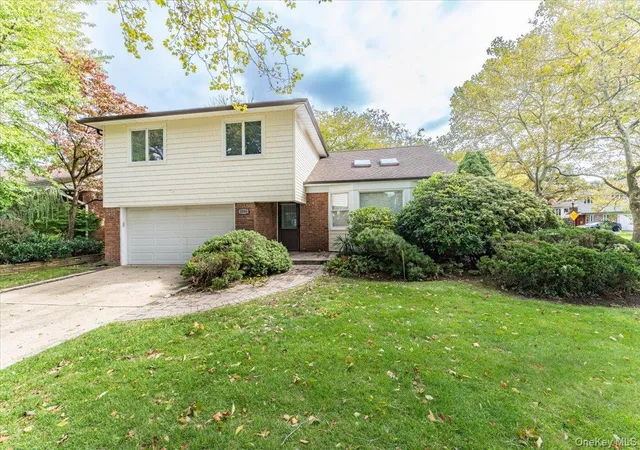 Single family home for sale at 1066 Cedarhurst St, Hempstead, NY 11581 | MLS# 1058947