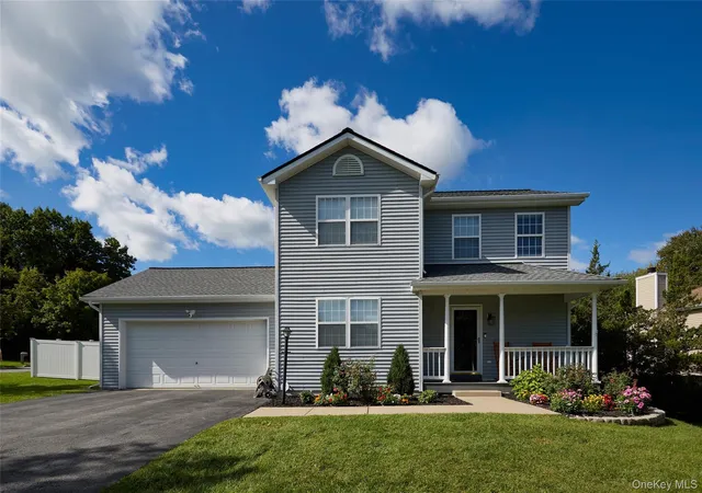 Photo 4 of Single family home for sale at 3 Woodside Ter, Poughkeepsie (town), NY 12603 | MLS# 1058982 | Listing updated on 2026-10-09