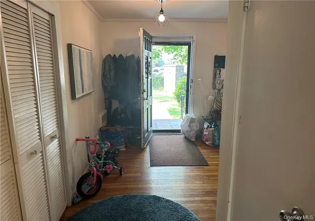 Photo 1 of House for sale at 111 Lawrence Park Crescent #111, Yonkers, NY 10708 | MLS# 1058983 | Listing updated on 2026-10-08