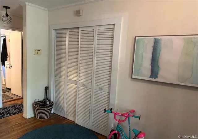 Photo 2 of House for sale at 111 Lawrence Park Crescent #111, Yonkers, NY 10708 | MLS# 1058983 | Listing updated on 2026-10-08