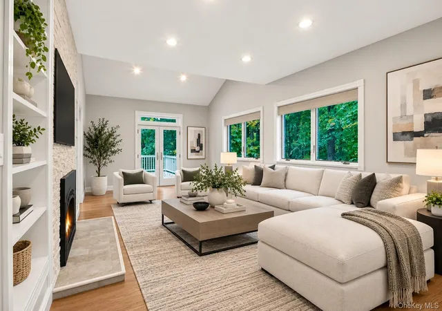 Photo 4 of Single family home for sale at 201 Bardonia Rd, Clarkstown, NY 10954 | MLS# 1058985 | Listing updated on 2026-10-21