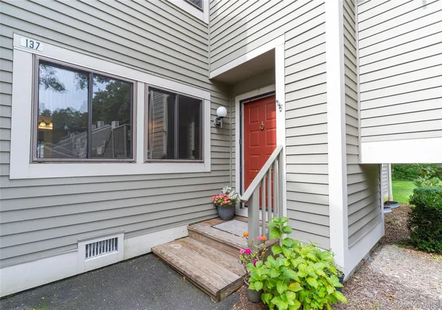 Photo 3 of Condo for sale at 137 Stone Meadow #137, Lewisboro, NY 10590 | MLS# 1059000 | Listing updated on 2026-10-07