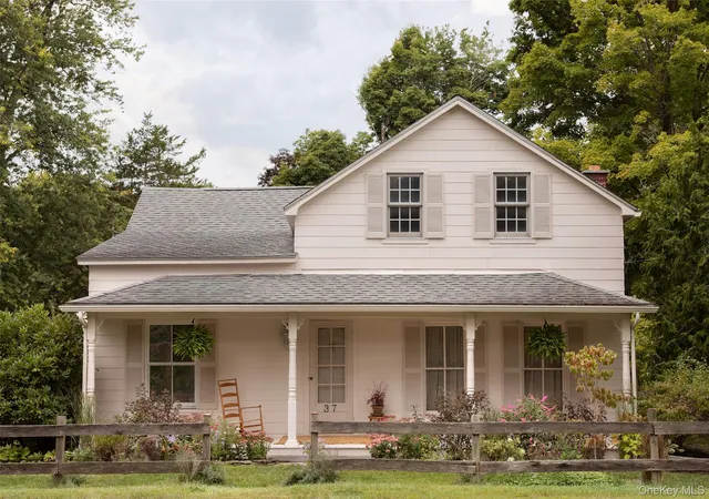 Photo 1 of Single family home for sale at 37 New York 9h, Hudson, NY 12534 | MLS# 1059016 | Listing updated on 2026-10-07
