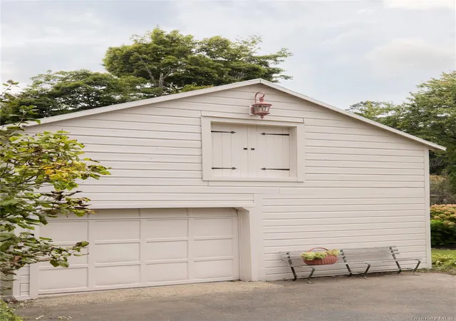 Photo 3 of Single family home for sale at 37 New York 9h, Hudson, NY 12534 | MLS# 1059016 | Listing updated on 2026-10-07