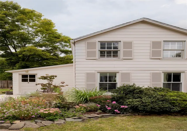 Photo 3 of Single family home for sale at 37 New York 9h, Hudson, NY 12534 | MLS# 1059016 | Listing updated on 2026-10-07