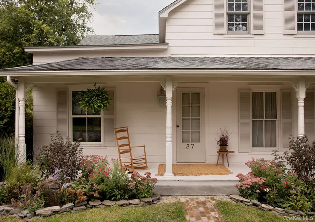 Photo 4 of Single family home for sale at 37 New York 9h, Hudson, NY 12534 | MLS# 1059016 | Listing updated on 2026-10-07