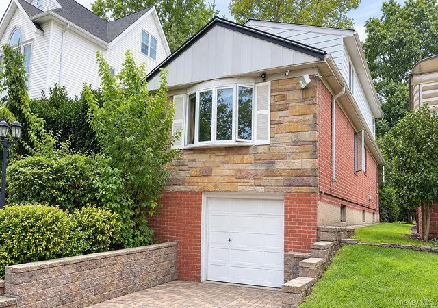 Photo 2 of Single family home for sale at 6722 170th Street, New York, NY 11365 | MLS# 1059017 | Listing updated on 2026-10-06