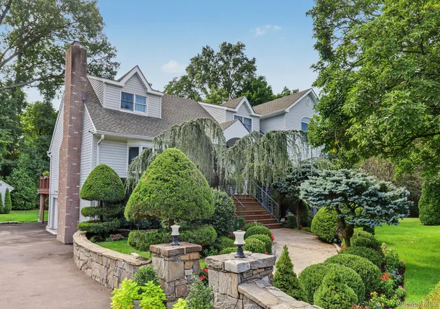 Photo 3 of Single family home for sale at 19 Avondale Rd, Harrison, NY 10528 | MLS# 1059018 | Listing updated on 2026-10-26