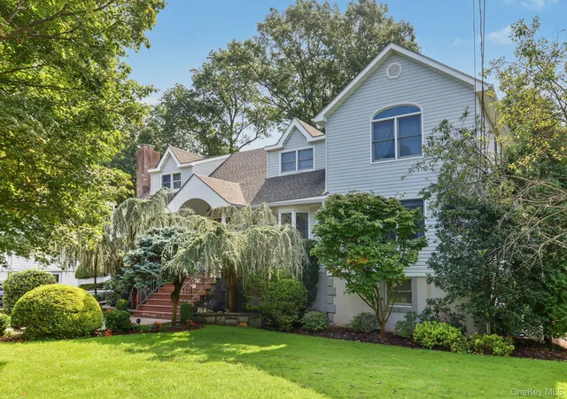 Photo 3 of Single family home for sale at 19 Avondale Rd, Harrison, NY 10528 | MLS# 1059018 | Listing updated on 2026-10-26