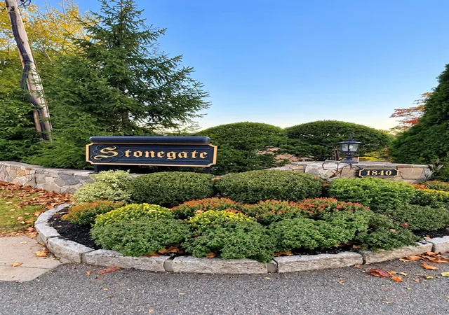 Condo for sale at 1840 Crompond Rd #2-C3, Peekskill, NY 10566 | MLS# 1059036
