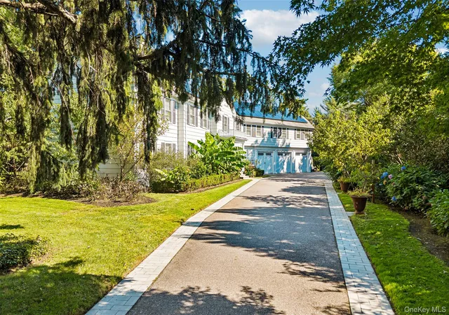 Photo 2 of Mansion for sale at 1325 Harbor Rd, Hempstead, NY 11557 | MLS# 1059038 | Listing updated on 2026-10-07
