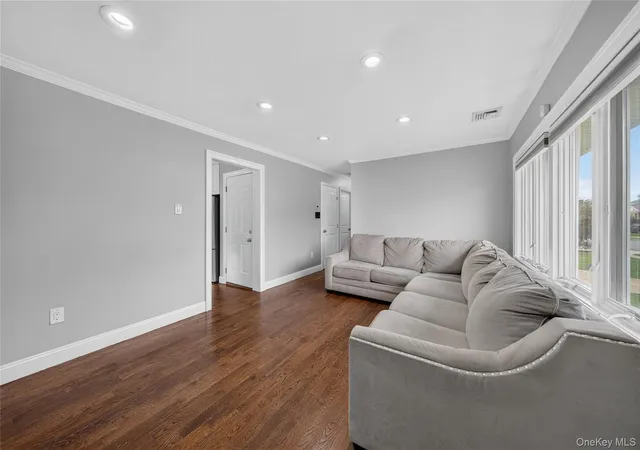 Photo 2 of Single family home for sale at 33 Hubbard Ave, Hempstead, NY 11520 | MLS# 1059046 | Listing updated on 2026-10-06