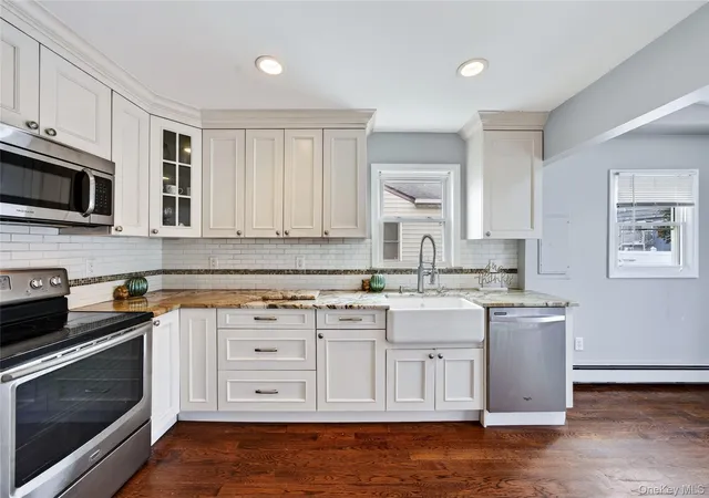 Photo 3 of Single family home for sale at 33 Hubbard Ave, Hempstead, NY 11520 | MLS# 1059046 | Listing updated on 2026-10-06