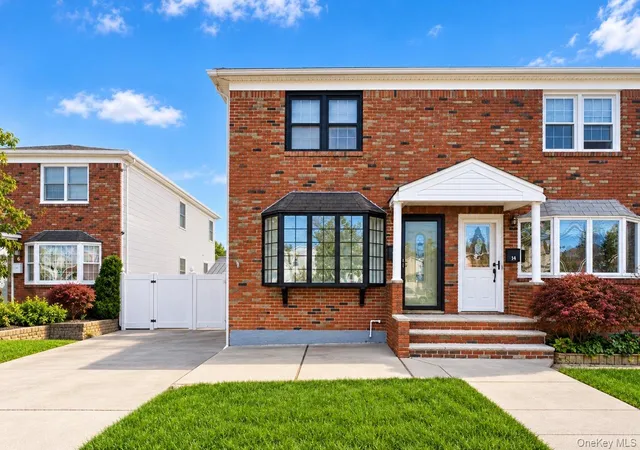 Photo 2 of Single family home for sale at 10 Hitchcock Ave, New York, NY 10306 | MLS# 1059050 | Listing updated on 2026-10-07