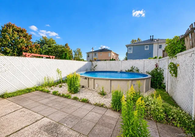 Photo 3 of Single family home for sale at 10 Hitchcock Ave, New York, NY 10306 | MLS# 1059050 | Listing updated on 2026-10-07