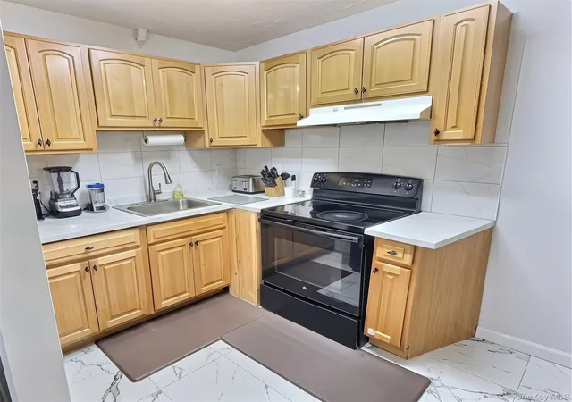 Listing Photo 5 - Condo for sale in building located at 23 Carnaby St, Wappinger, NY 12590 - Unit #D