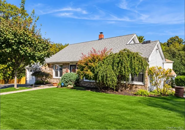Photo 3 of Single family home for sale at 18 Juniper Pl, Huntington, NY 11743 | MLS# 1059052 | Listing updated on 2026-10-07