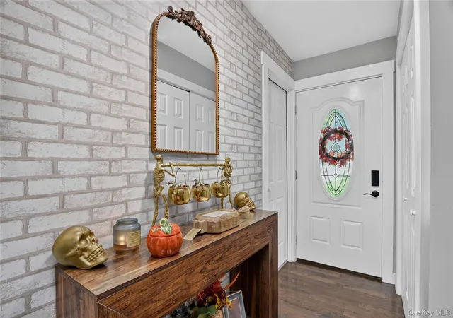 Photo 4 of Single family home for sale at 29 Wabil Rd, Miller Place, NY 11764 | MLS# 1059059 | Listing updated on 2026-10-08