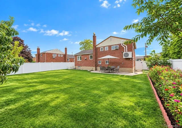 Photo 2 of Single family home for sale at 455 Pacific St, Oyster Bay, NY 11762 | MLS# 1059066 | Listing updated on 2026-10-09