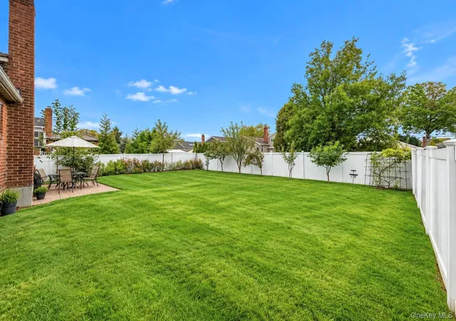 Photo 4 of Single family home for sale at 455 Pacific St, Oyster Bay, NY 11762 | MLS# 1059066 | Listing updated on 2026-10-09