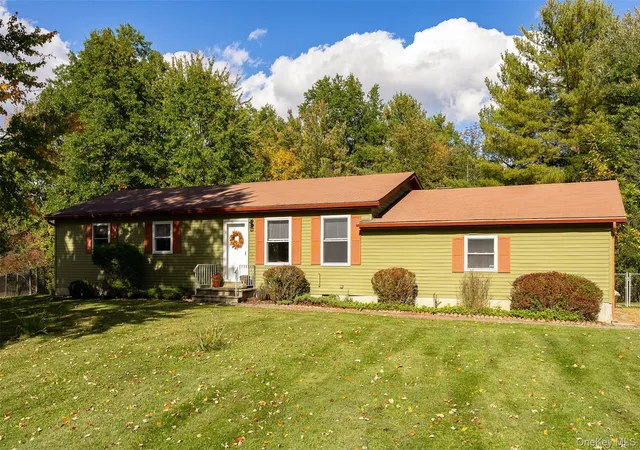 Photo 25 of Single family home for sale at 15 Elizabeth Dr, Red Hook, NY 12583 | MLS# 1059077 | Listing updated on 2026-10-08