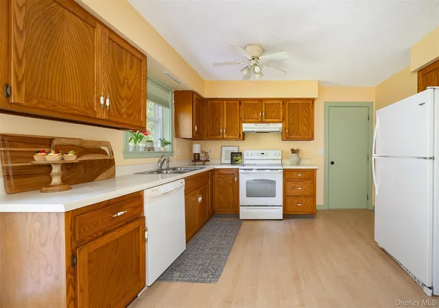Photo 4 of Single family home for sale at 15 Elizabeth Dr, Red Hook, NY 12583 | MLS# 1059077 | Listing updated on 2026-10-08