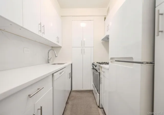 Photo 3 of Condo for sale at 141 E 55th Street #4H, New York, NY 10022 | MLS# 1059102 | Listing updated on 2026-10-07