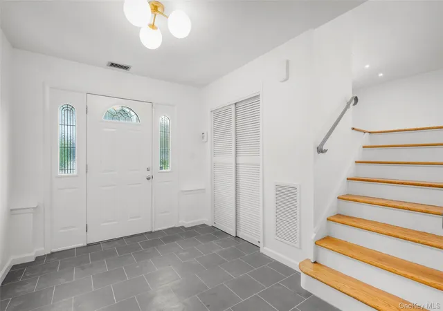 Photo 4 of Single family home for sale at 69 Pietro Dr, Yonkers, NY 10710 | MLS# 1059127 | Listing updated on 2026-10-09