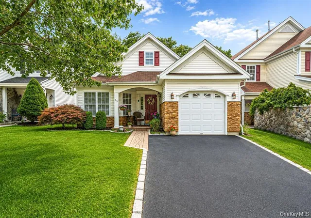 Condo for sale at 63 Madison Cir, Brookhaven, NY 11953 | MLS# 1059138