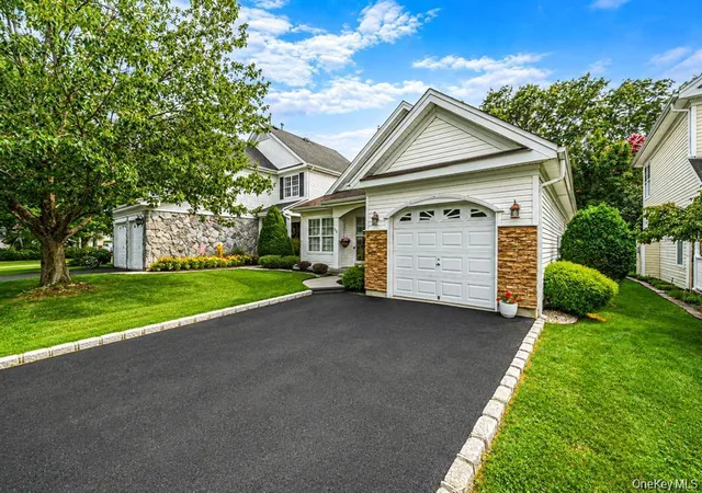 Photo 3 of Condo for sale at 63 Madison Cir, Brookhaven, NY 11953 | MLS# 1059138 | Listing updated on 2026-10-08