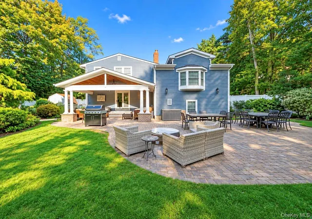 Photo 29 of Single family home for sale at 4 Hunting Hl Rd, Oyster Bay, NY 11797 | MLS# 1059145 | Listing updated on 2026-10-07