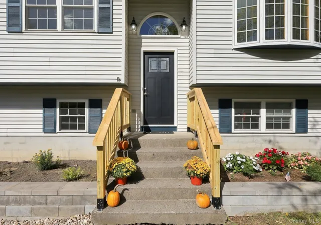 Photo 3 of Single family home for sale at 611 N Elting Corners Rd, Lloyd, NY 12528 | MLS# 1059147 | Listing updated on 2026-10-10
