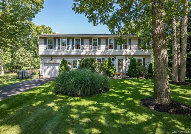 Photo 1 of Single family home for sale at Main Bayview Main Bayview, Southold, NY 11971 | MLS# 1059170 | Listing updated on 2026-10-07